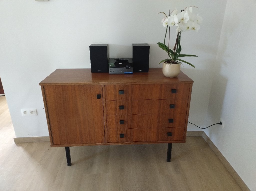 Mooi retro dressoirtje, Huis en Inrichting, Kasten | Dressoirs, Ophalen, Gebruikt, Eikenhout, Met deur(en)