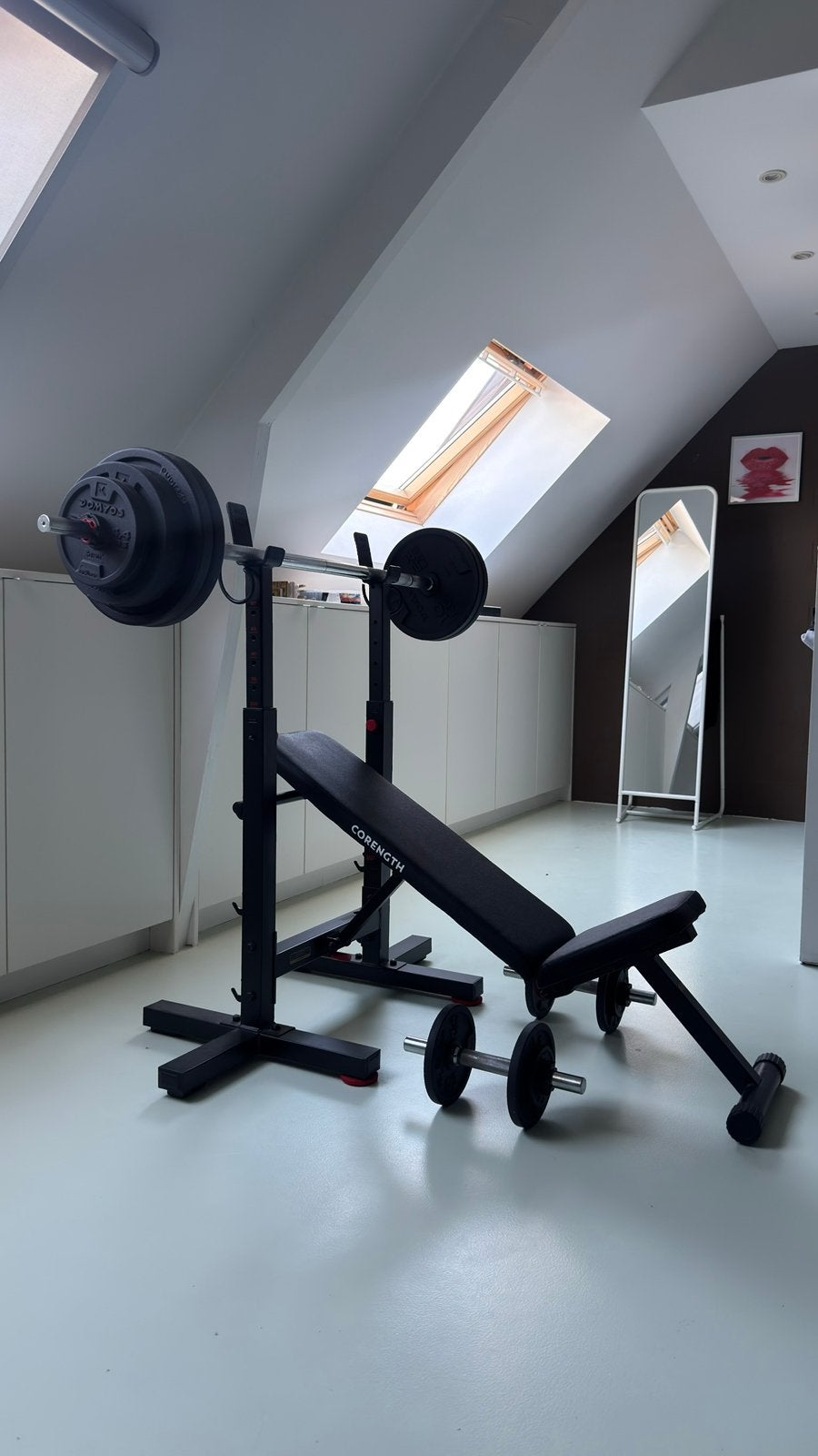 Benchpress toestel + 76kg schijven (verstelbaar), Sport en Fitness, Ophalen, Zo goed als nieuw, Armen, Fitnessbank