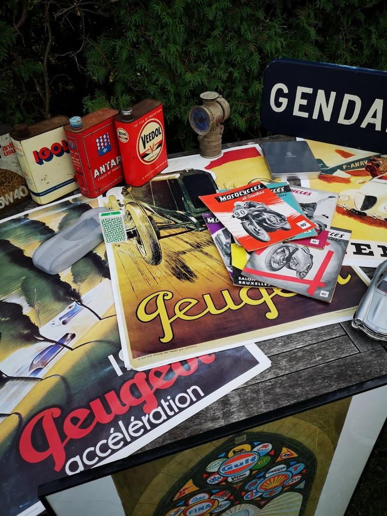 Recherche personnalisée Automobilia voiture moto