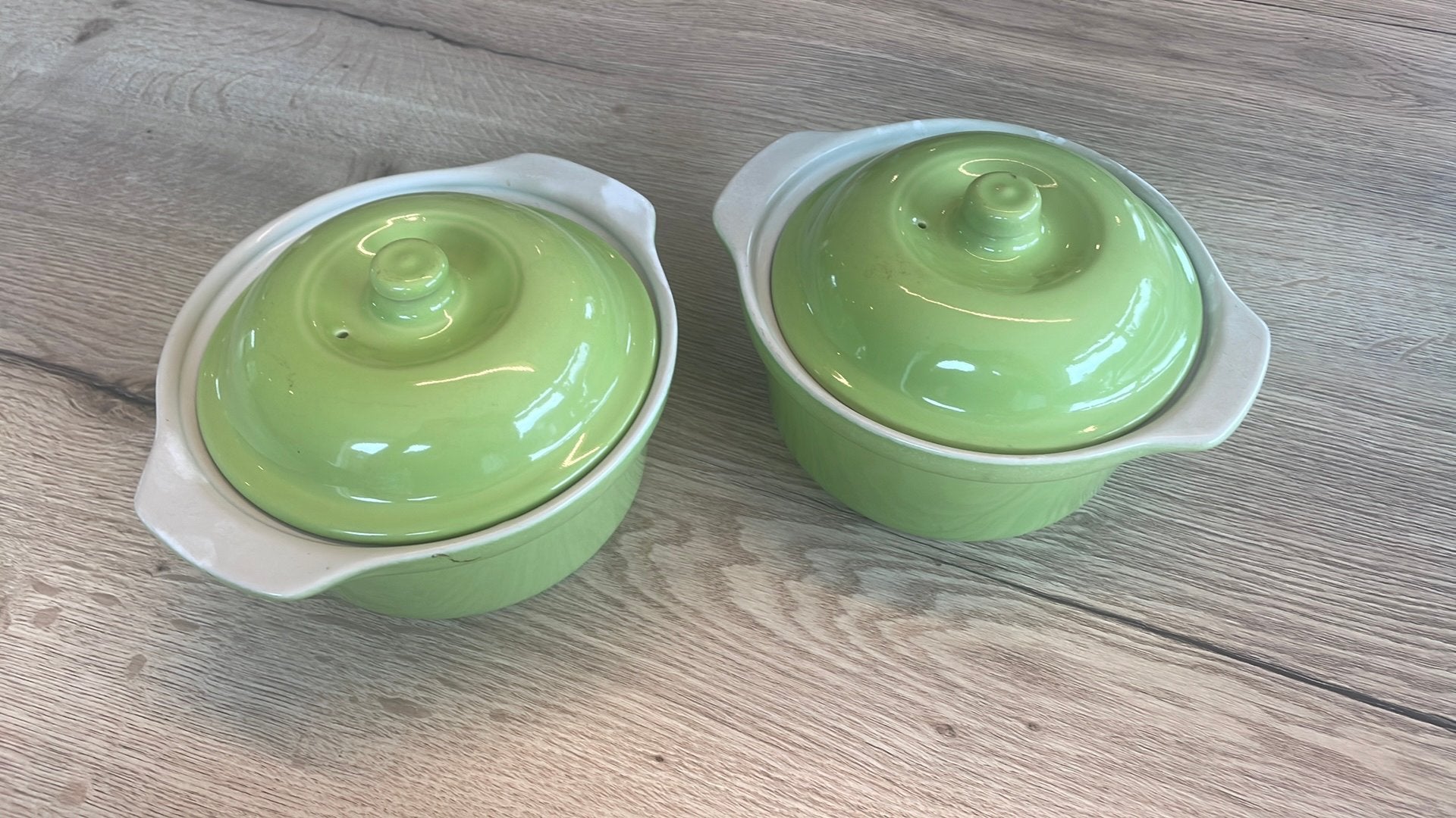 Set van 2 mini ovenschaaltjes / cocottes met deksel, Enlèvement ou Envoi, Comme neuf