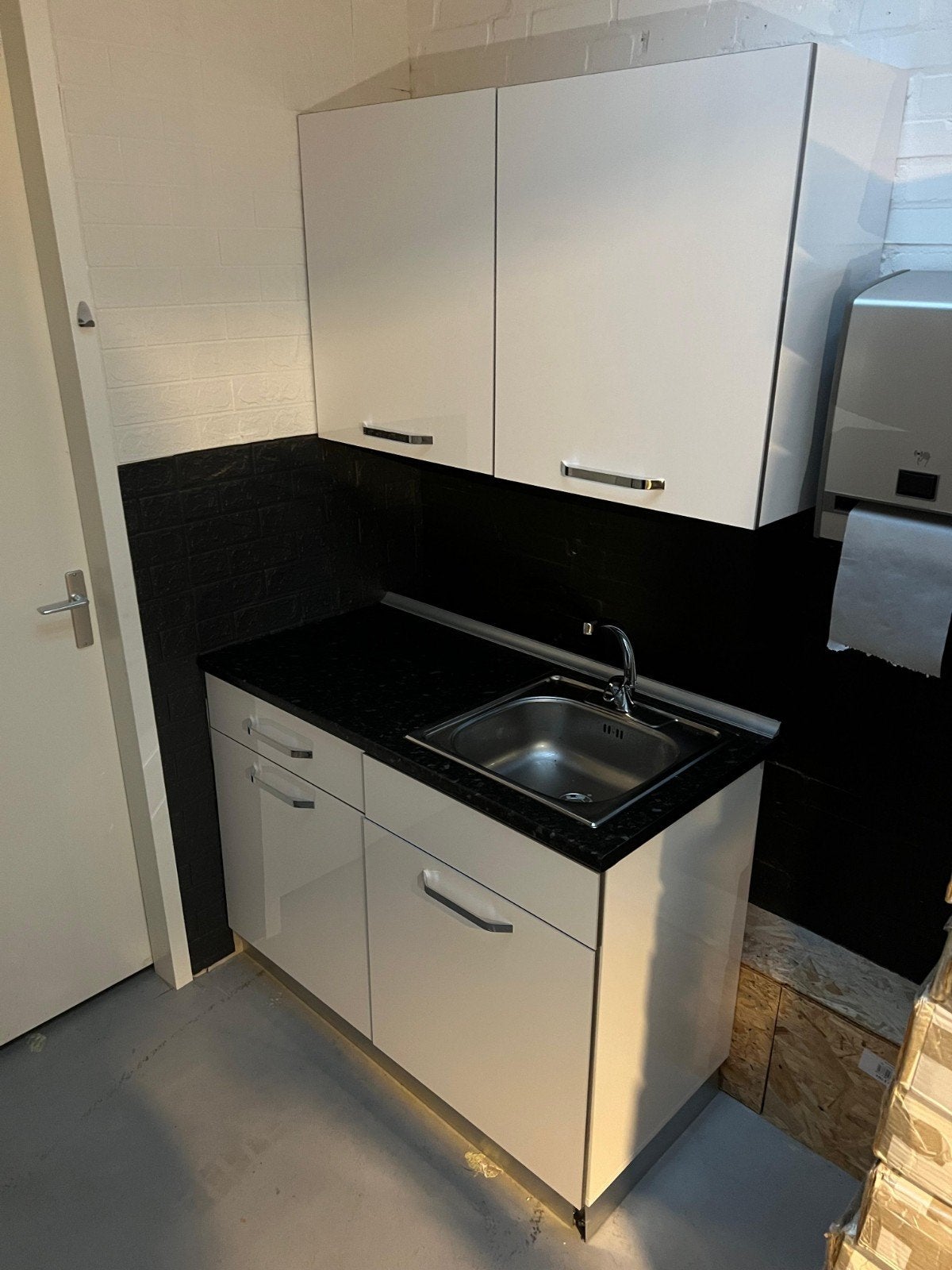 7 UNITÉS DE CUISINE À VENDRE, Enlèvement