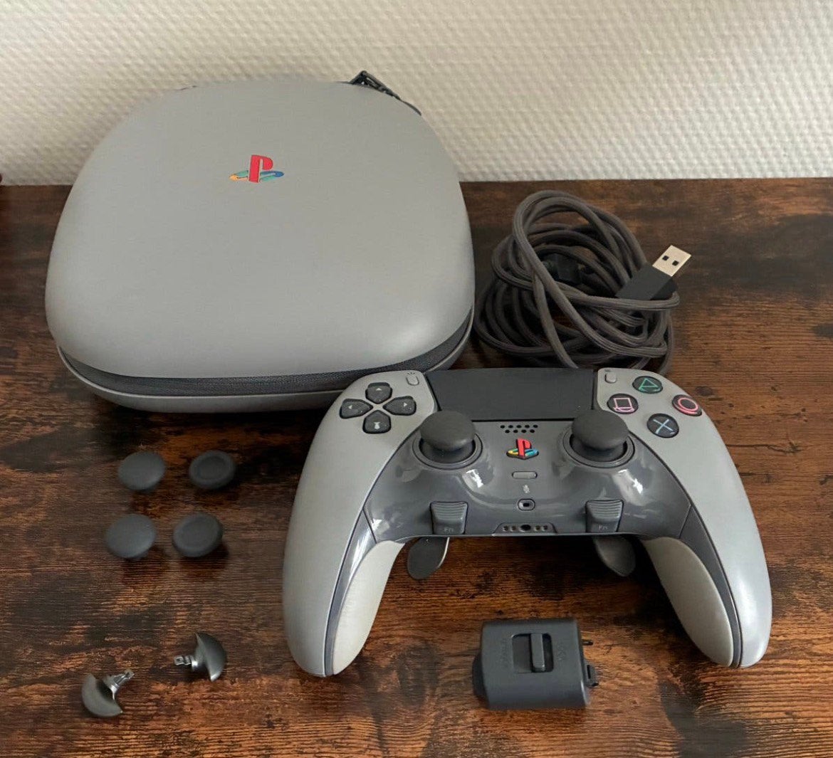 Sony DualSense Edge Controller  PS5 30th Anniversary, Ophalen of Verzenden, Zo goed als nieuw