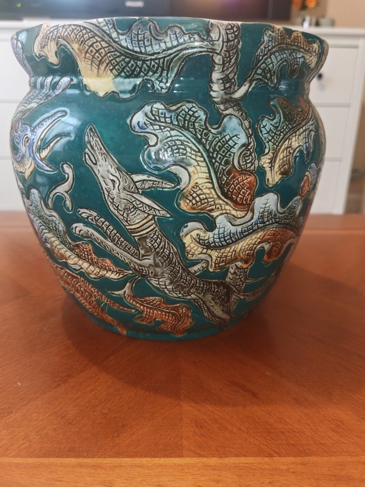Cache pot en barbotine ART DECO "Chiens de chasse & Cerf", Antiek en Kunst, Ophalen