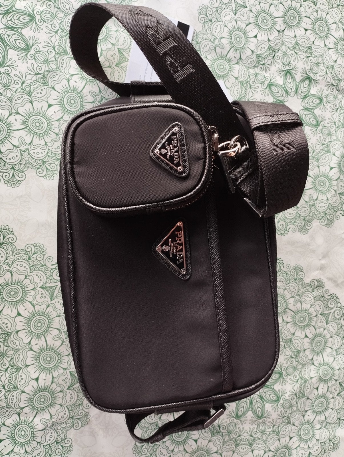 PradaRe-Nylon crossbodytas met logokleur zwart, Handtassen en Accessoires, Tassen | Schoudertassen, Ophalen of Verzenden, Nieuw