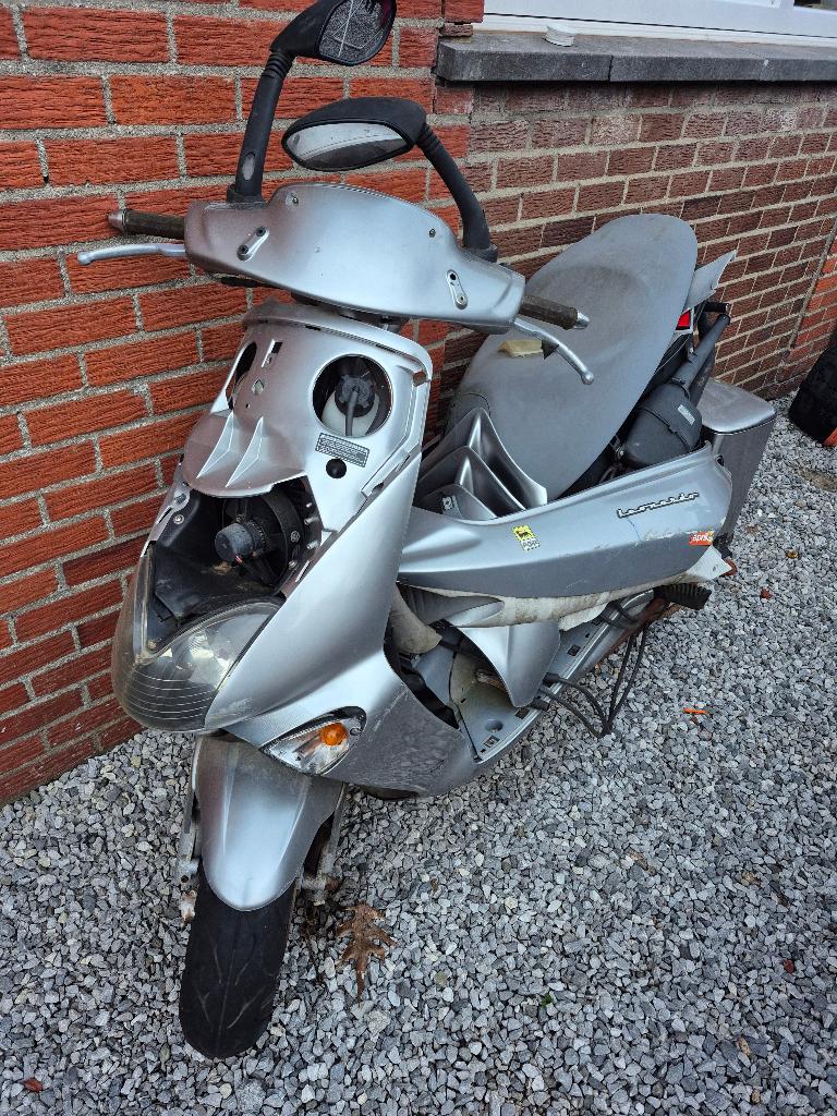Scooter  aprilia Leonardo 125, Enlèvement, Aprilia