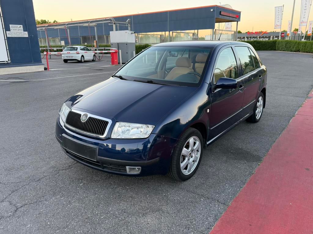 Skoda fabia 1.4i 16v Airco 2000 overname / reprise, Auto's, Skoda, 1398 cc, Blauw, Bedrijf, Handgeschakeld
