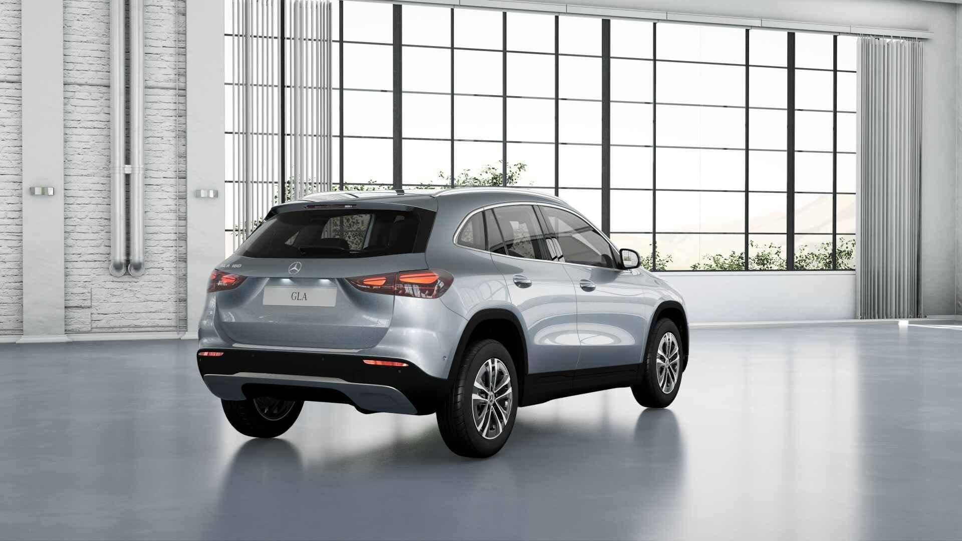 Mercedes-Benz GLA-klasse 180 Business Line | Verwarmde Zetel, Auto's, Dealer onderhouden, Stof, Gebruikt, Zwart
