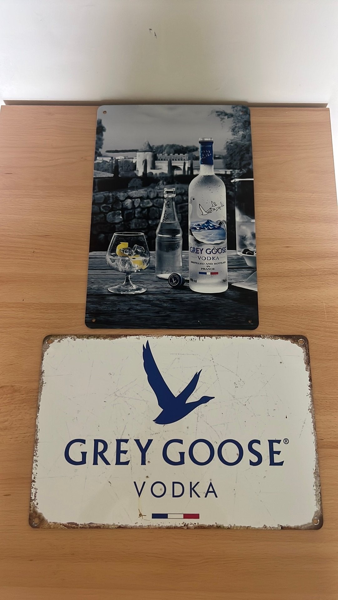 Grey goose wandborden, Ophalen