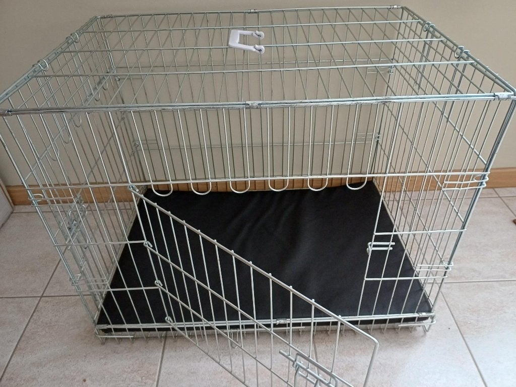 hondenbech met kussen, gratis speeltjes, Enlèvement, Comme neuf