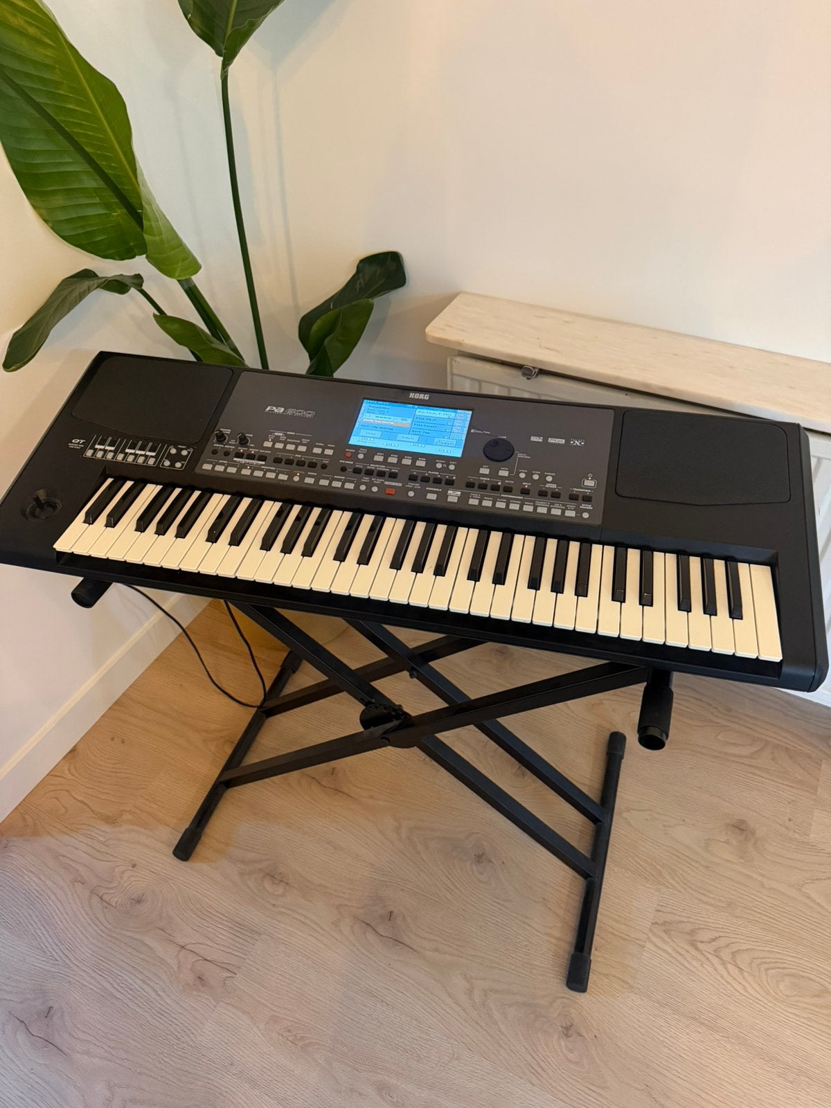 Korg pa600 met veel arabische packs en sounds, Musique & Instruments, Enlèvement, Comme neuf, Korg
