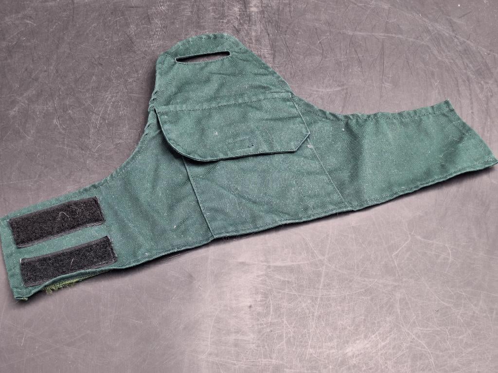 oude groene penhouder Belgisch leger 1980 met klep, Ophalen of Verzenden, Overige soorten, Kleding of Schoenen