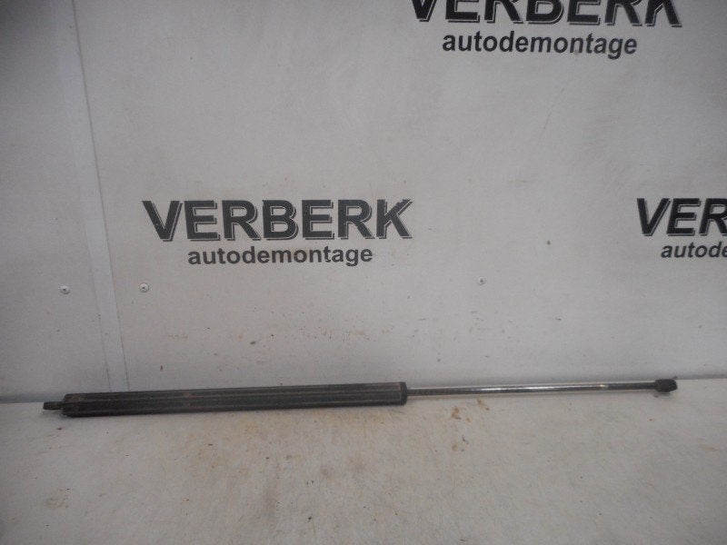 VERIN DE CAPOT Audi 100 Avant Quattro (C4) (4a0823359b), Auto-Union-Straße  1,
85057  Ingolstadt, DE, Info@audi.de, Audi, Utilisé