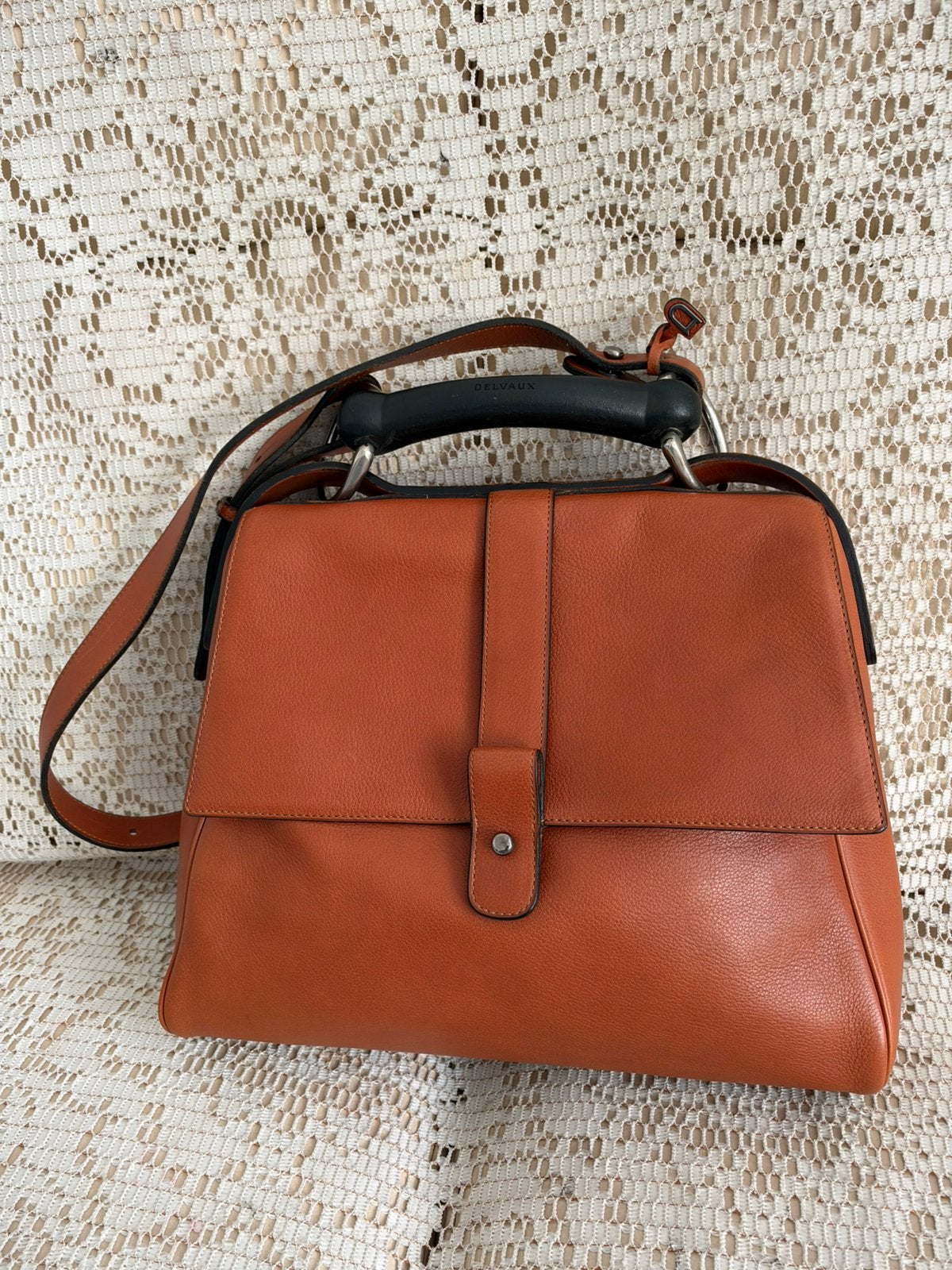 Sac DELVAUX modèle Énigme impeccable, Enlèvement ou Envoi, Comme neuf