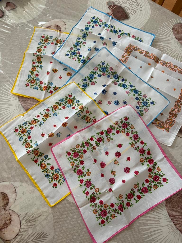 Lot de mouchoirs vintage à motif floral, Enlèvement ou Envoi