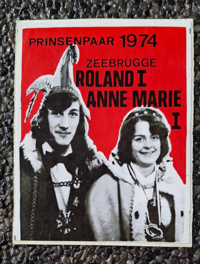Vintage sticker prins en prinses carnaval Zeebrugge 1974, Verzamelen, Ophalen of Verzenden, Zo goed als nieuw, Bedrijf of Vereniging