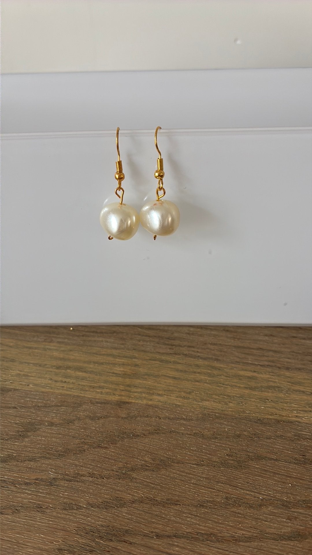 Boucle d'oreille en perle blanche., Neuf, Or, Enlèvement, Pendantes