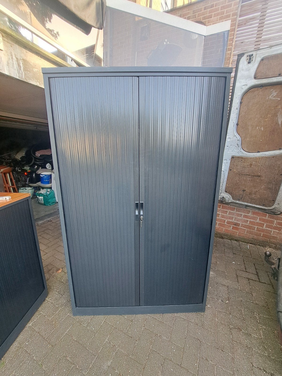 armoire métallique haute, Métal