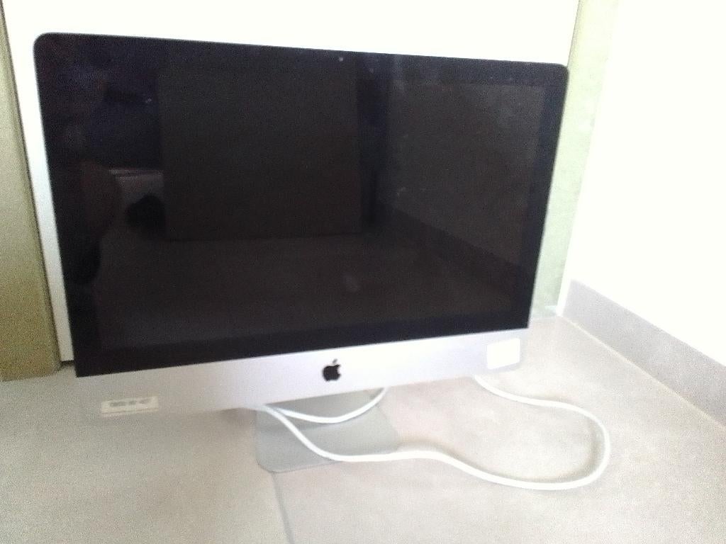 Complete Apple iMac 21.5-inch set, Computers en Software, Apple Desktops, Gebruikt, iMac, Onbekend, Ophalen