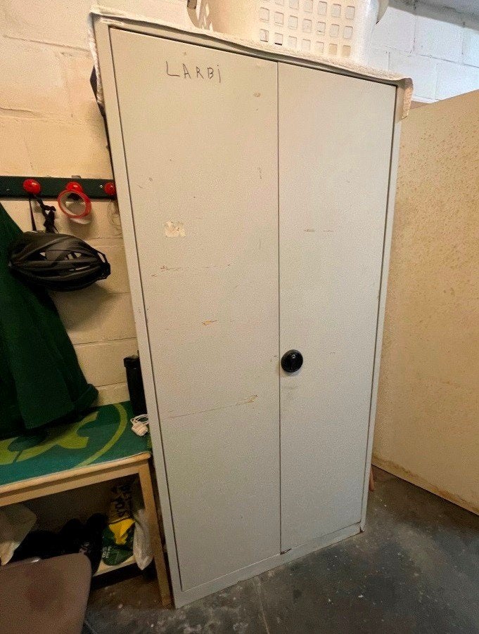 Kasten vanaf €20 @ OXFAM ° Boekenkasten ° Archiefkasten, Huis en Inrichting, Kasten | Boekenkasten, Gebruikt, Met deur(en), Met plank(en)