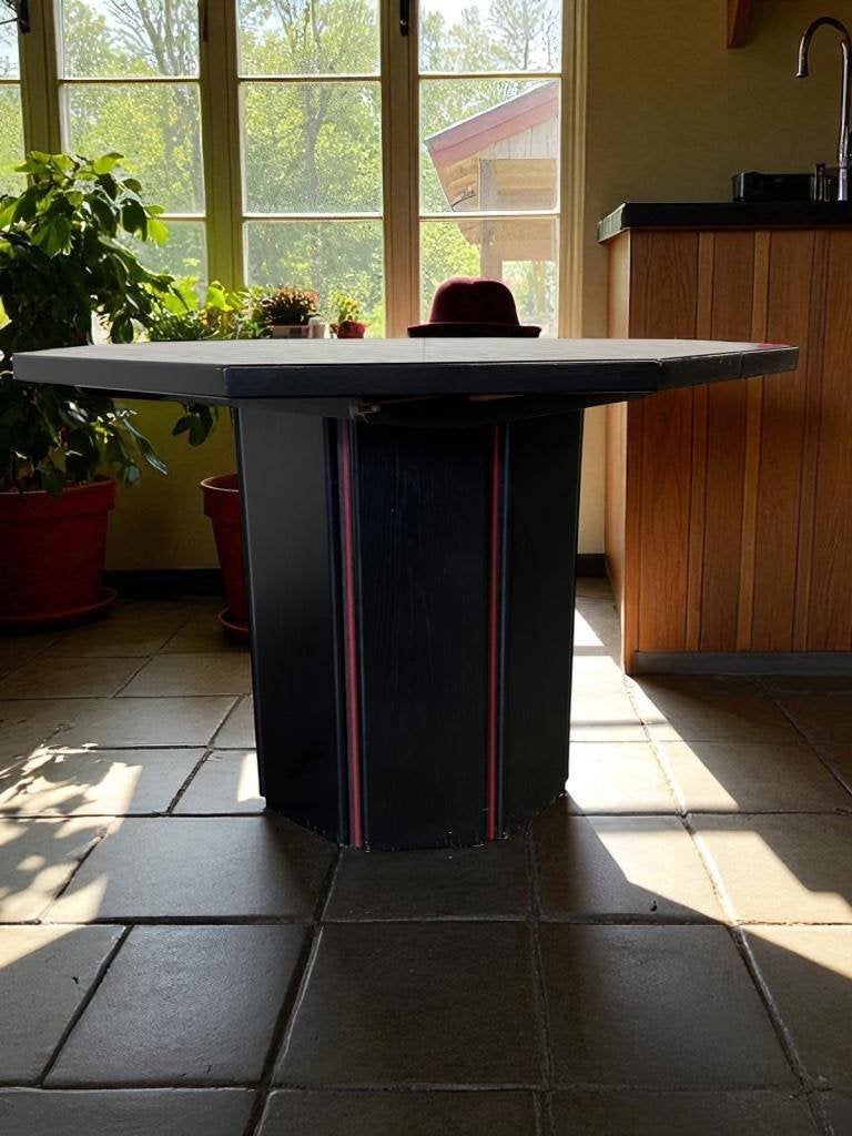 Vintage octogonale zwarte houten tafel - uitklapbaar, Verzamelen, Retro, Ophalen