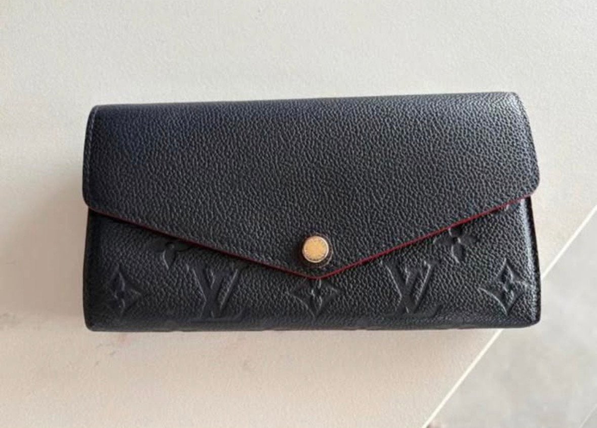 Louis Vuitton Sarah Wallet, Handtassen en Accessoires, Ophalen, Zo goed als nieuw, Rood