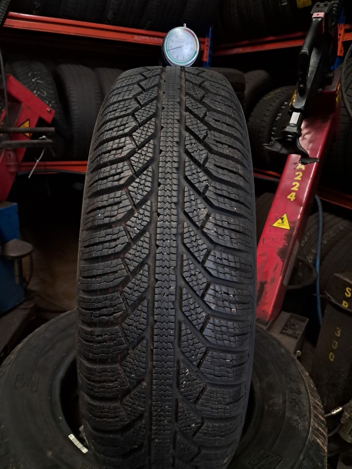1757014 175/40/14 175/70r14 winter demo +7mm, Auto-onderdelen, Ophalen