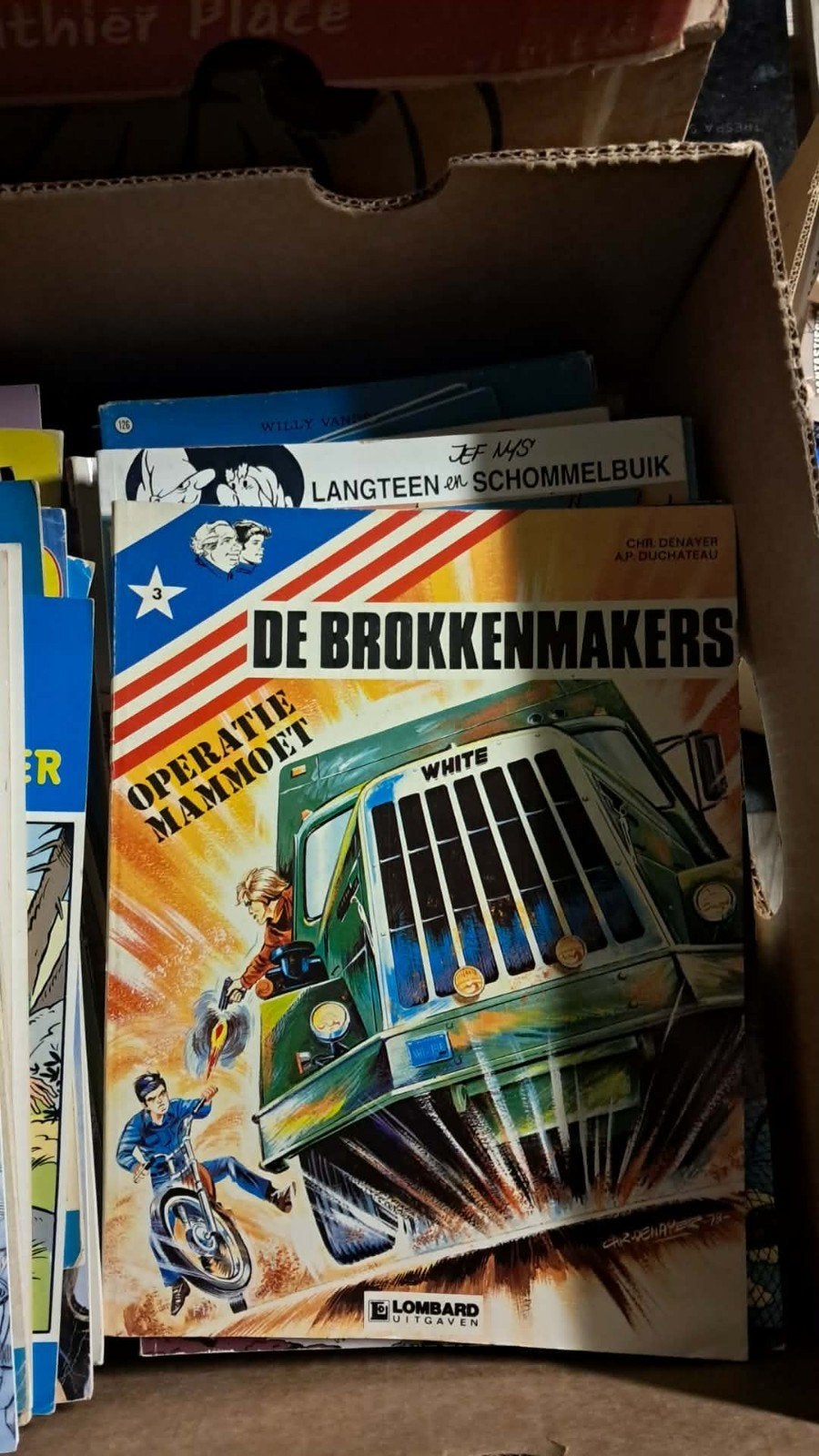 10 dozen strips, Boeken, Ophalen