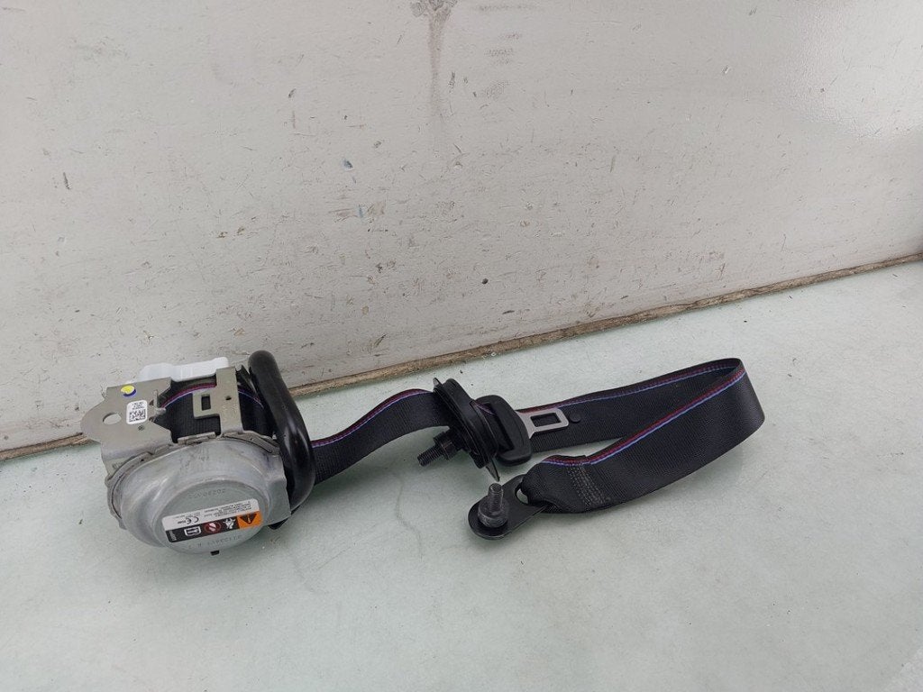 CEINTURE DE SECURITE ARRIERE GAUCHE BMW X5 (G05), Postoffice@zf.com, Löwentaler Straße 20
88046  Friedrichshafen, DE, Utilisé