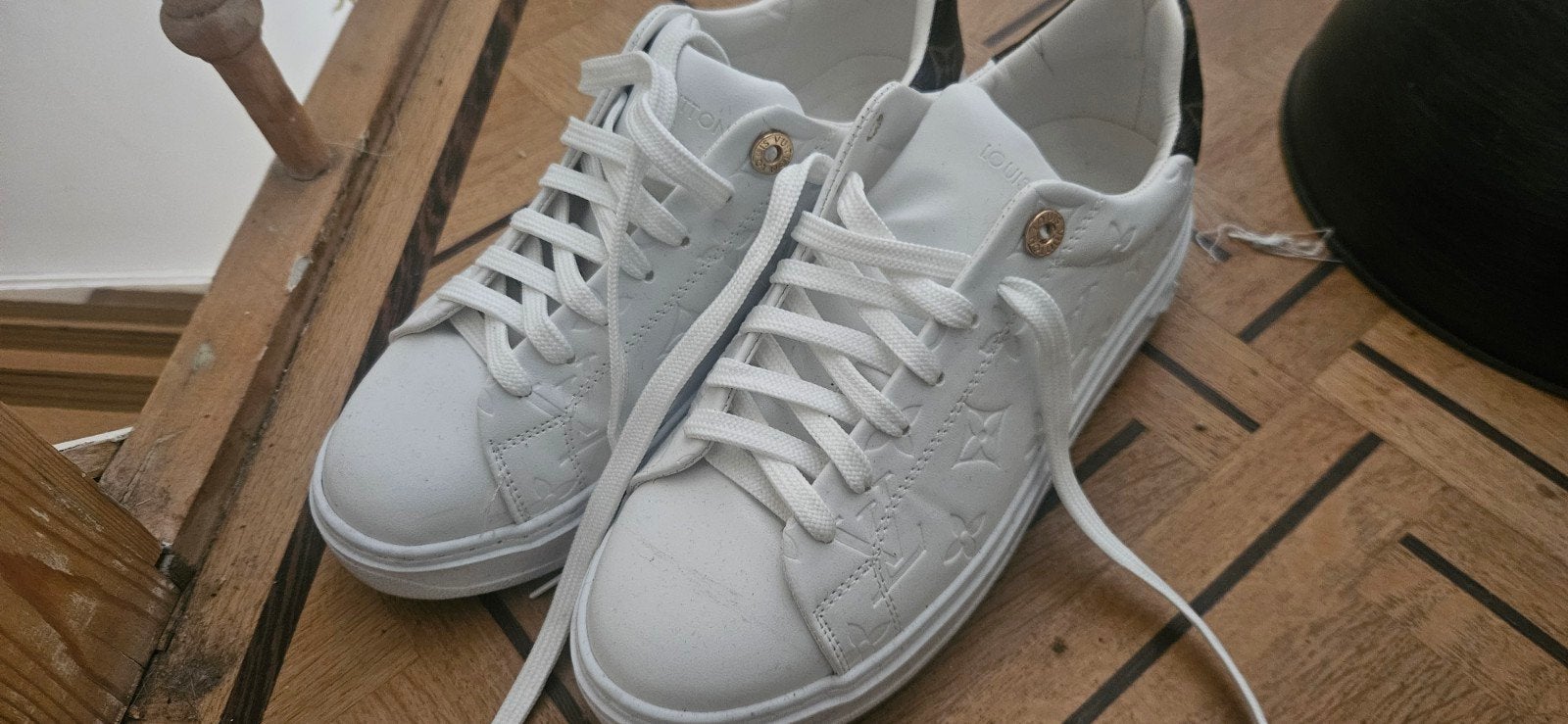 Original louis vuitton dame sneakers witt 39, Ophalen, Wit, Sneakers, Gedragen