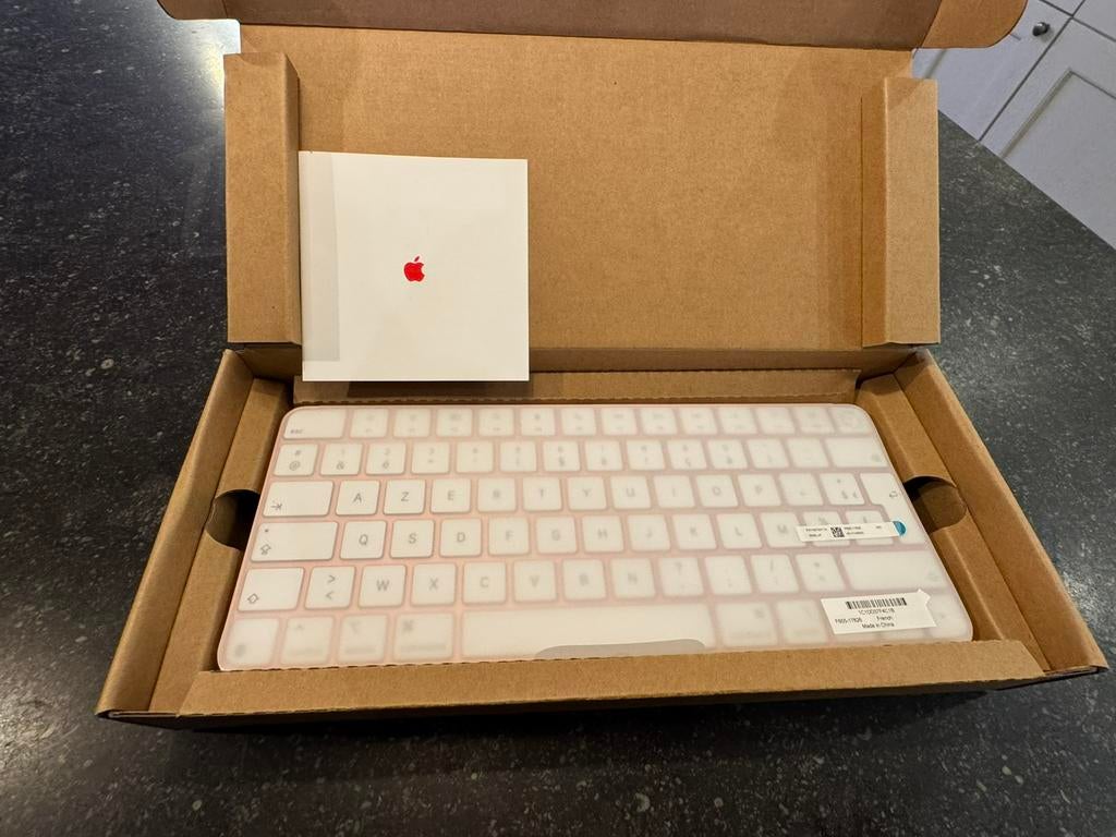 Apple toetsenbord splinternieuw! Azerty, Enlèvement ou Envoi, Azerty, Comme neuf, Sans fil