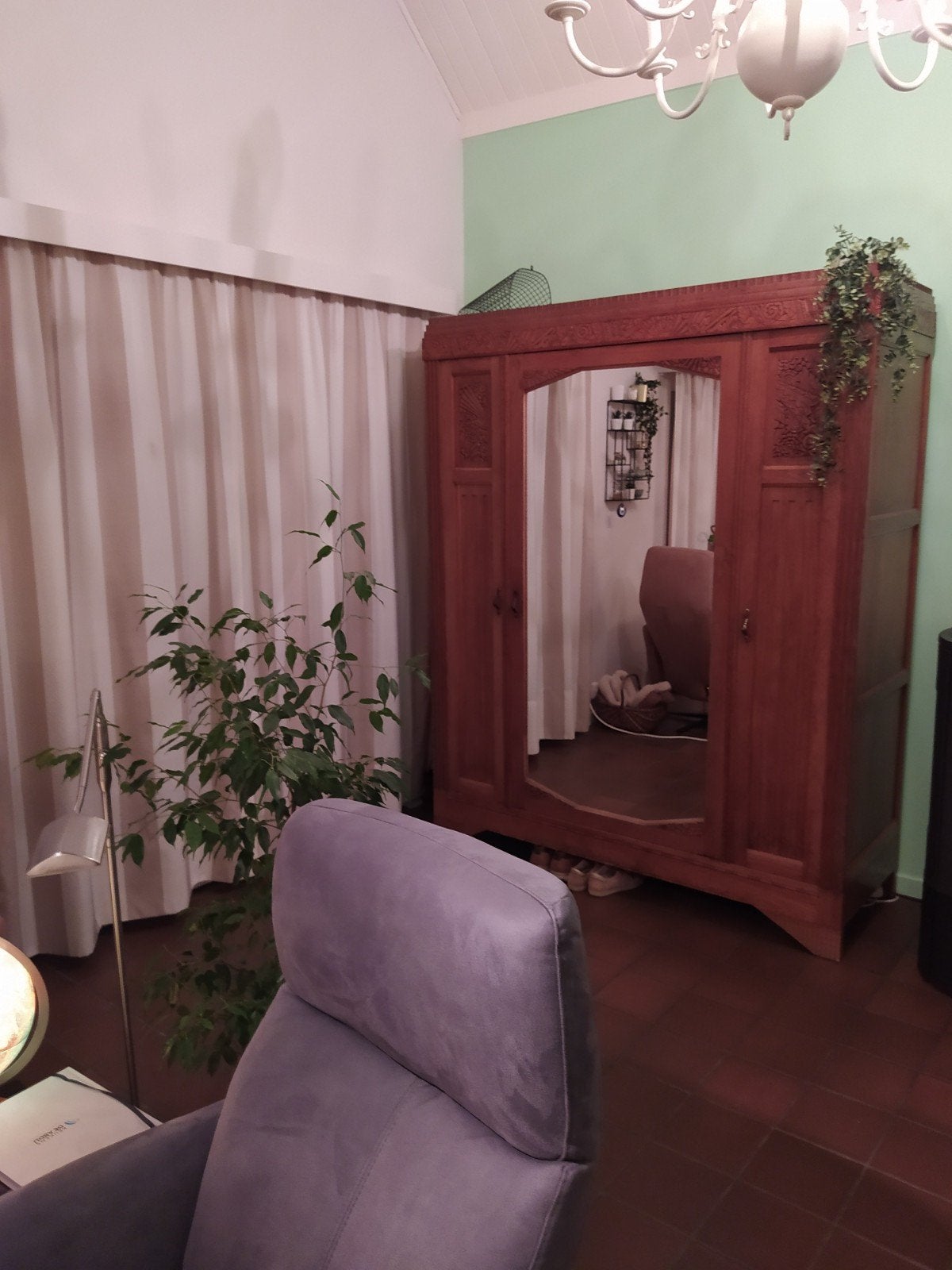 Armoire, en chêne, ancienne, bois sculpté, en bon état, Maison & Meubles, Enlèvement