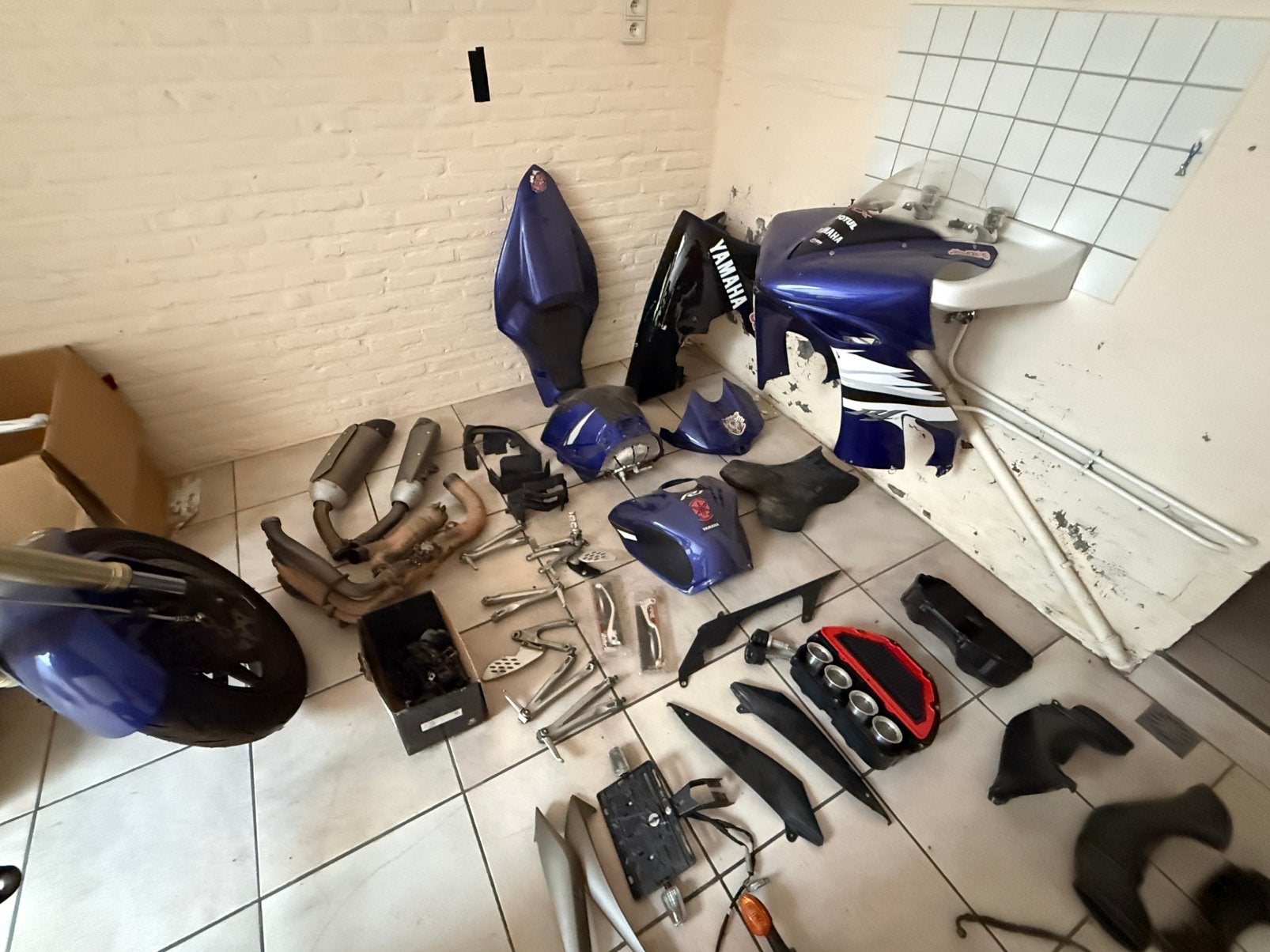 Yamaha r1 in onderdelen lot, Enlèvement, Utilisé