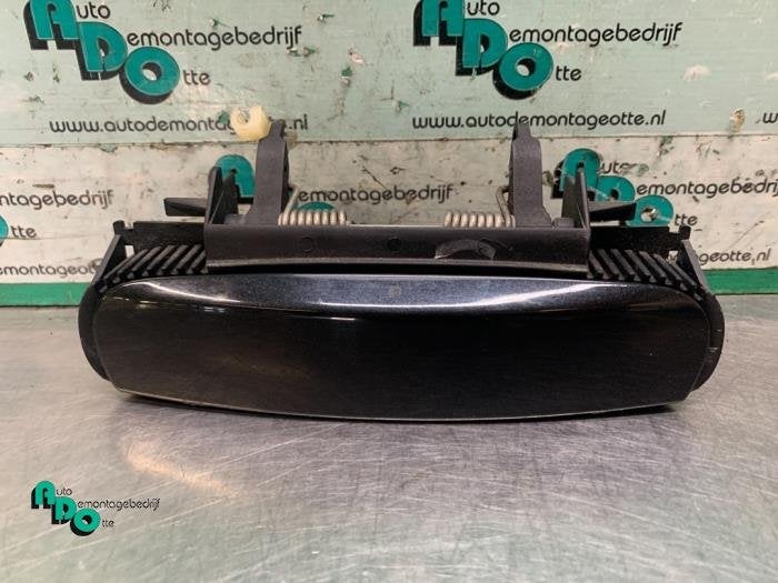 Poignée portière 4portes avant droite d'un Audi A4 (A4 01-, Autos : Pièces & Accessoires, -, 3 mois de garantie, Audi, Utilisé