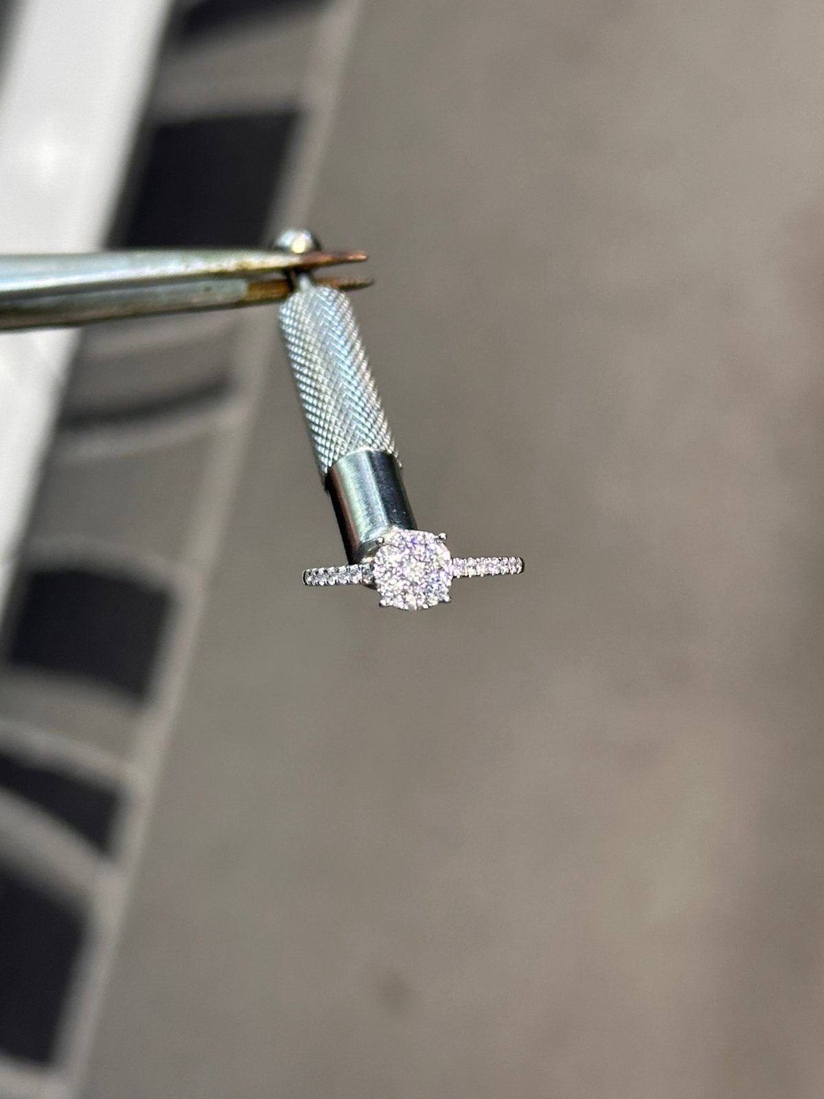 18k witgoud solitair ring met diamanten, Bijoux, Sacs & Beauté, Enlèvement, Comme neuf, Or
