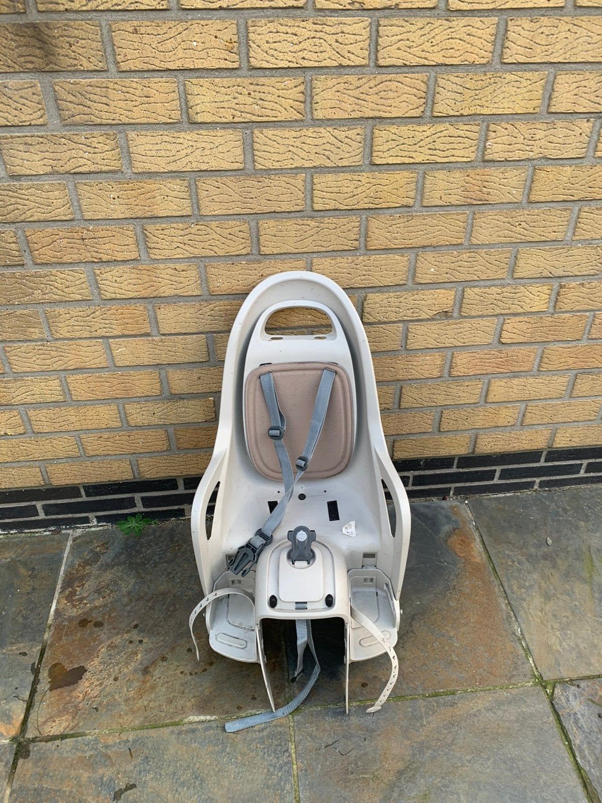 Polisport grijs Fietsstoeltje. Nieuwprijs was 58€, Fietsen en Brommers, Fietsaccessoires | Fietsstoeltjes, Ophalen, Achterzitje