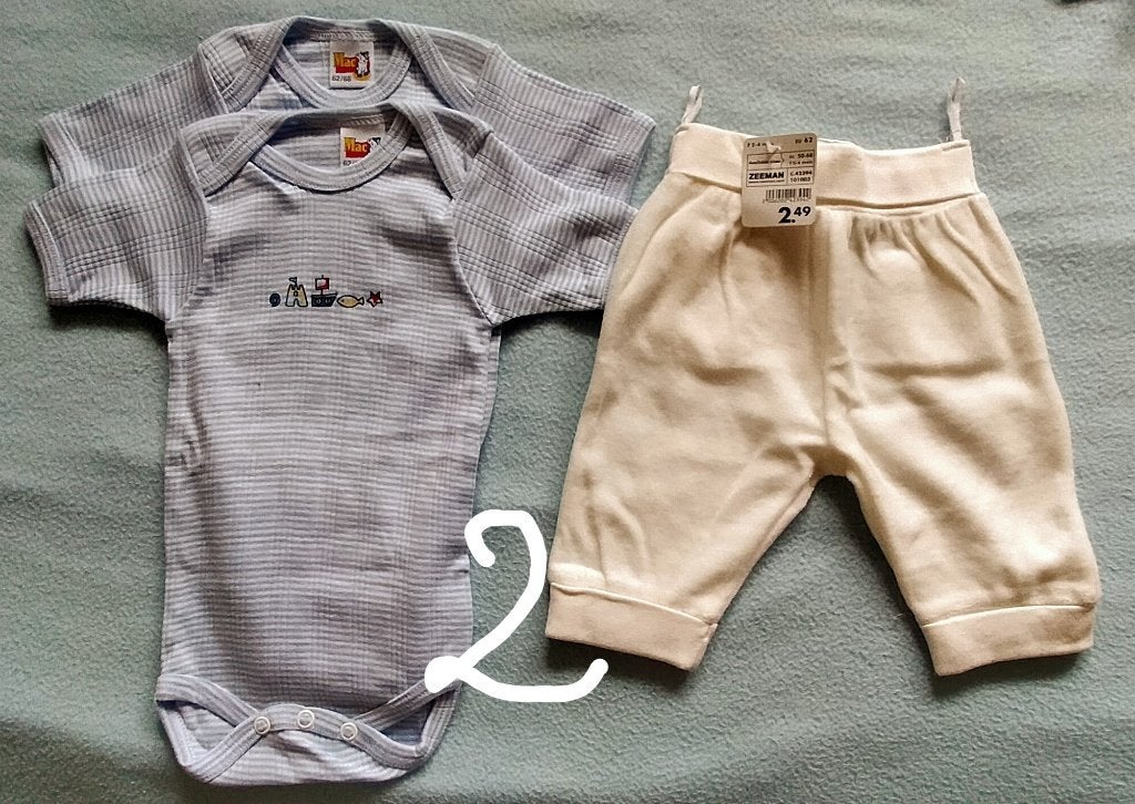 Ensemble body + pantalon pour bébé neuf - tailles 62-68, Enlèvement, Neuf, Garçon ou Fille, Ensemble
