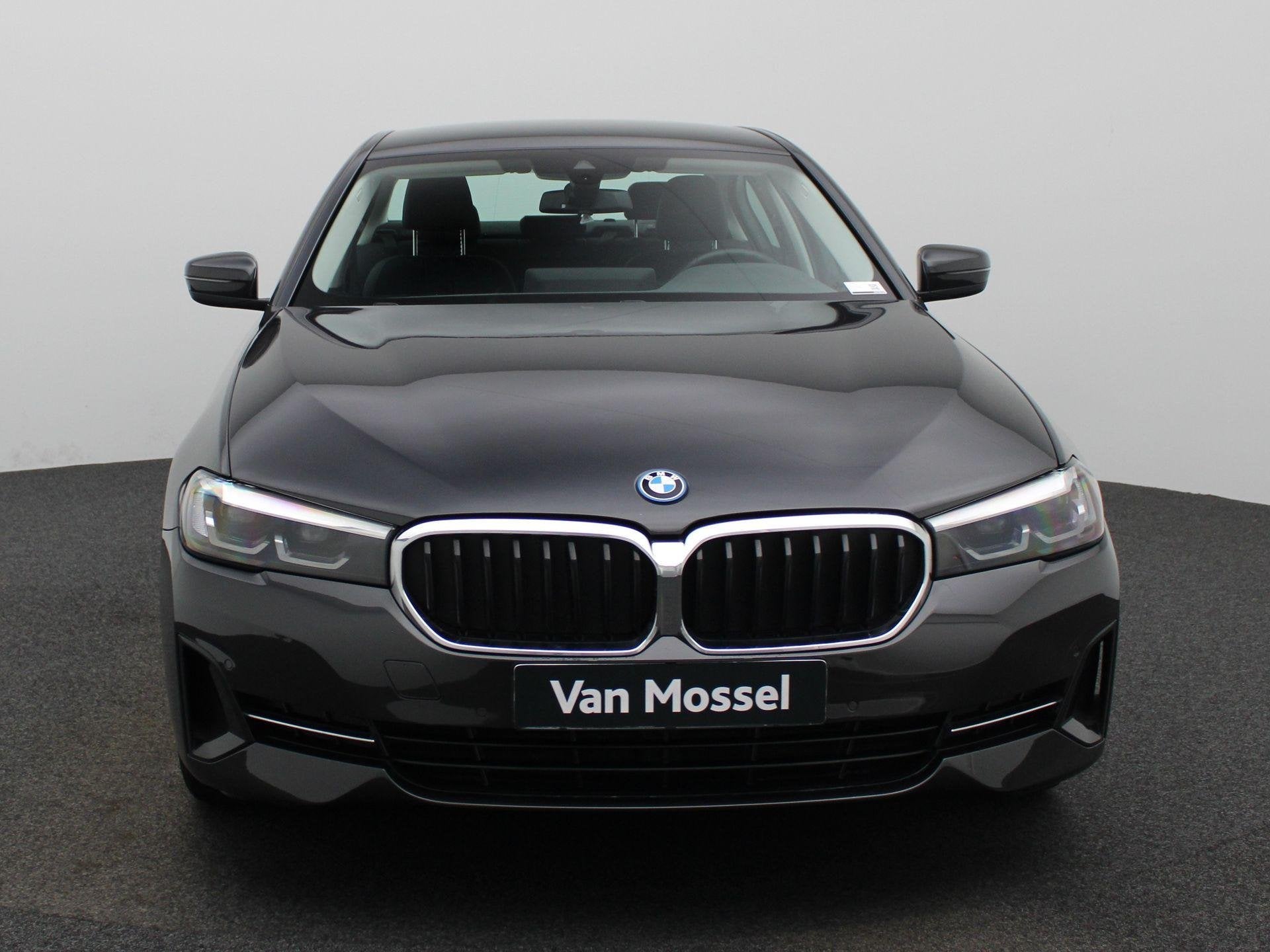 BMW 5 Reeks Berline 530e 215kW, Auto's, Zwart, 4 cilinders, Automatische klimaatregeling, Plug-in hybride
