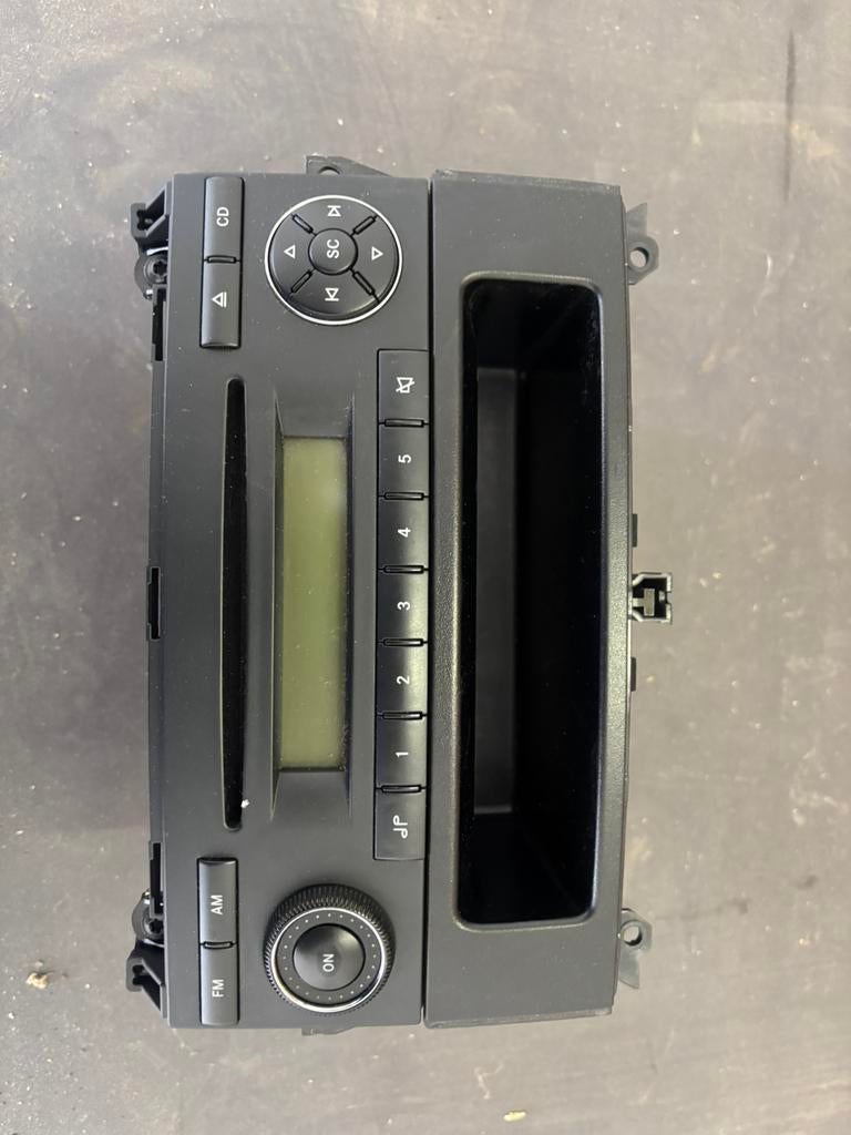 Mercedes vito radio, Ophalen, Zo goed als nieuw
