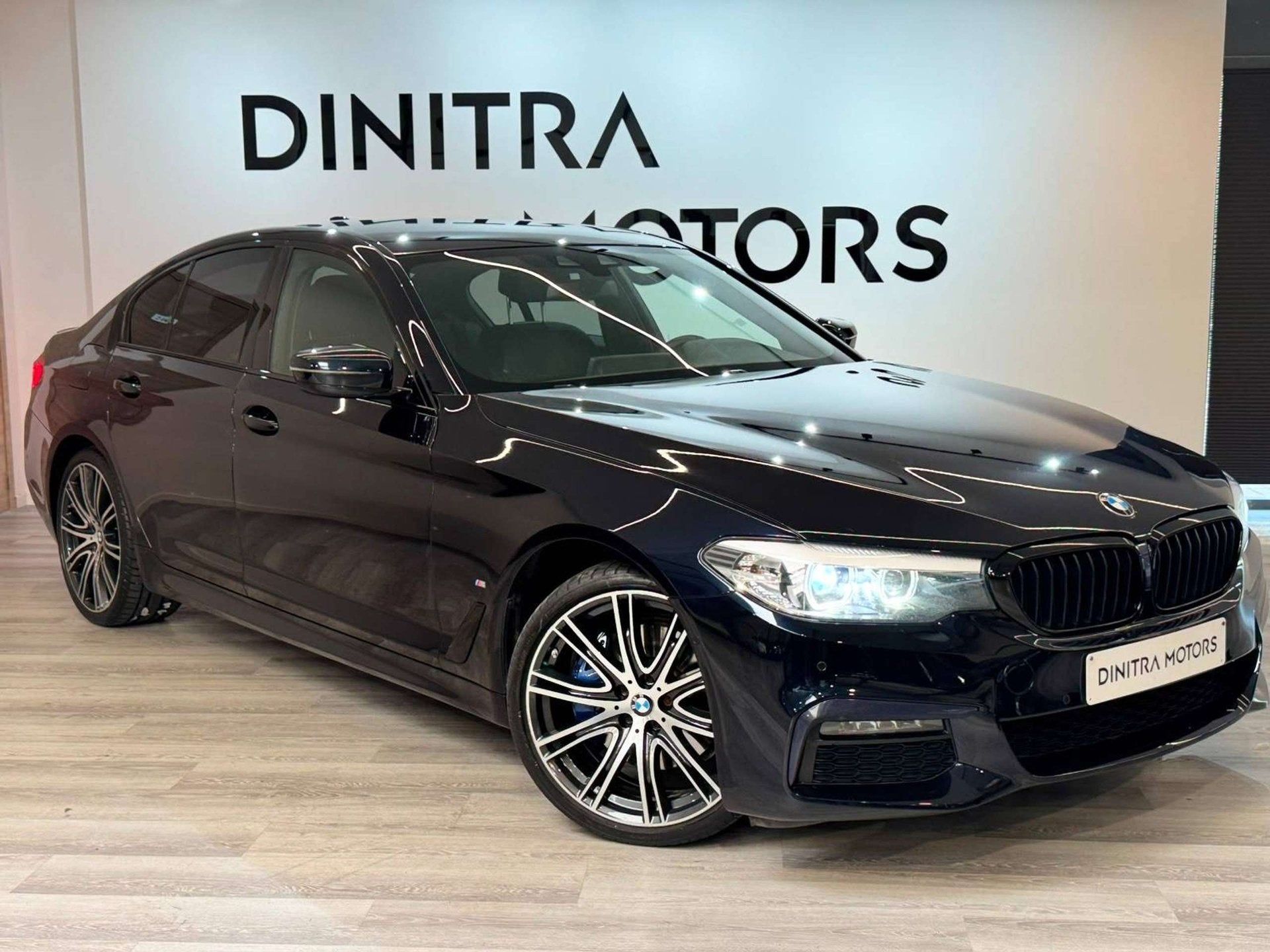 BMW 530 Hybride M-Sport - Carplay/Navi/Cruise/LED/Memory, Gebruikt, Zwart, Bedrijf, Hybride Elektrisch/Benzine