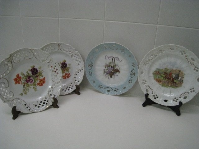Set van 4 borden met geperforeerde randen, Ophalen