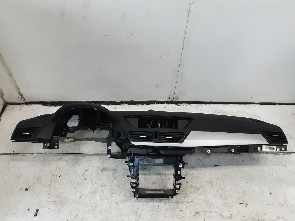TABLEAU DE BORD BMW X1 (E84) (01-2009/06-2015) (56085715), Mevr. I. Hauben, Utilisé, BMW, Rue de l'Espoir 34 34
4030  GRIVEGNÉE, BE