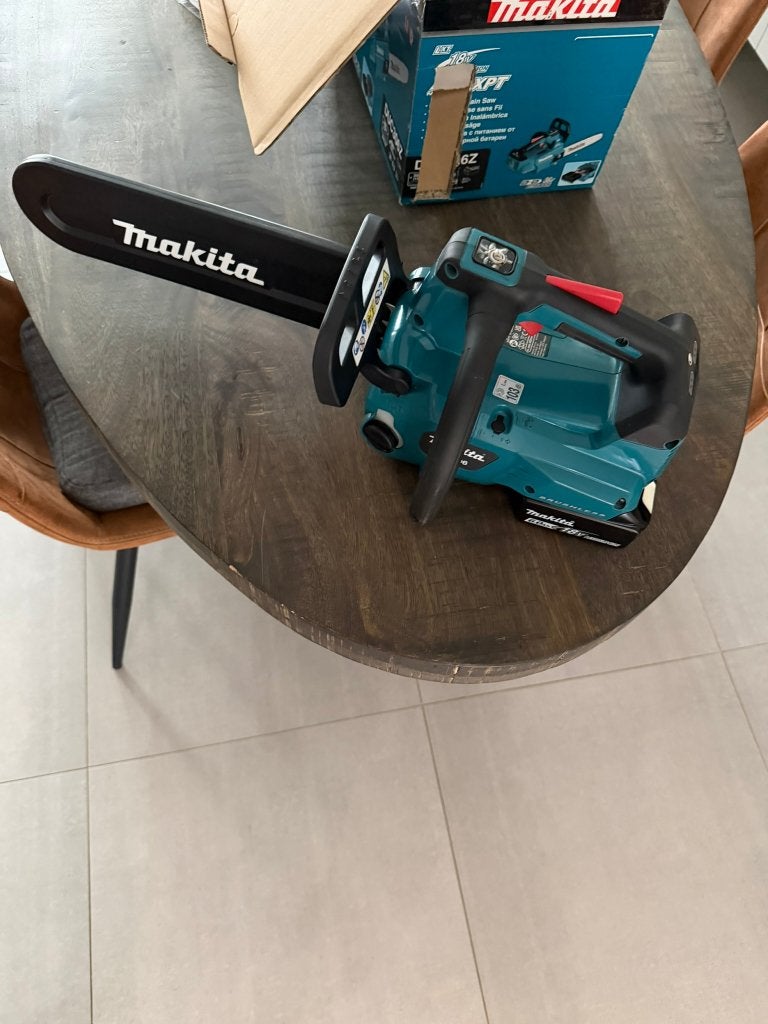 Accu Kettingzaag DUC306Z Makita + 2x 6.0Ah18v batterijen, Ophalen, Gebruikt, Kettingzaag, Makita