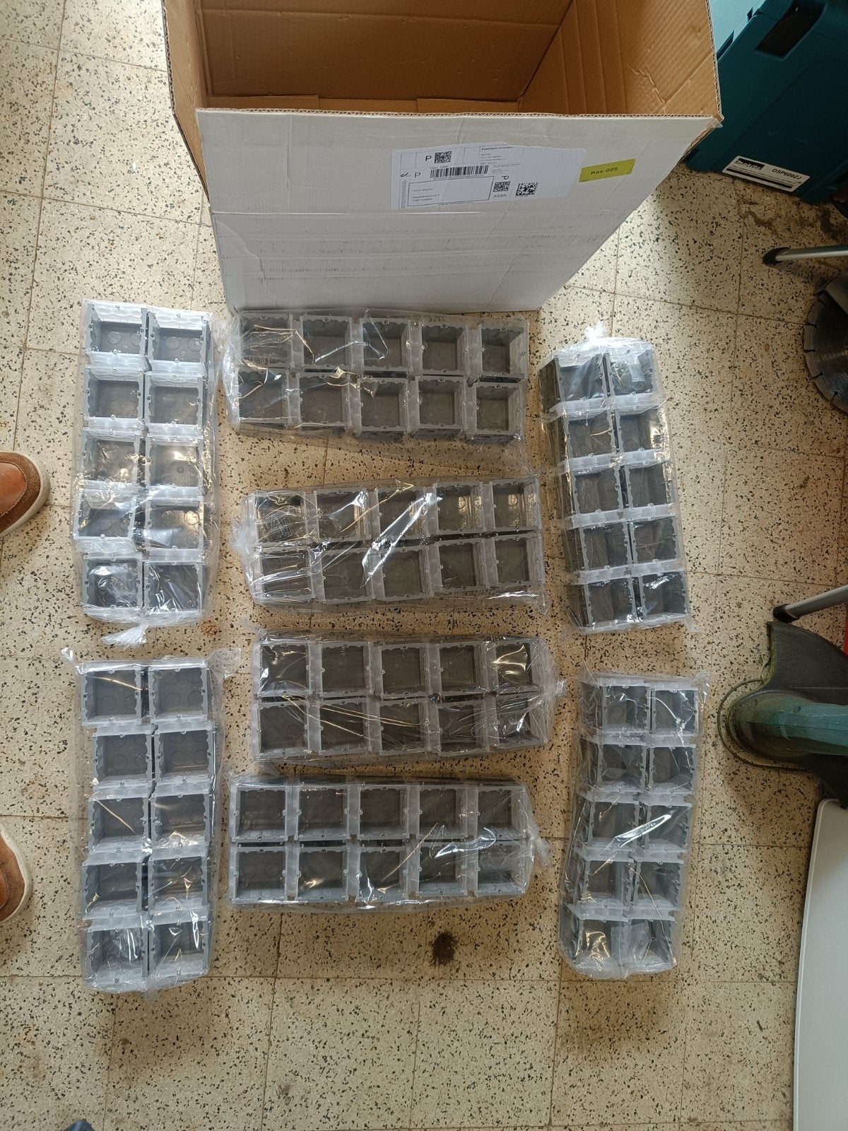 REDDY INBOUWDOOS B65V4 MET 4 VIJZEN, Enlèvement ou Envoi, Neuf