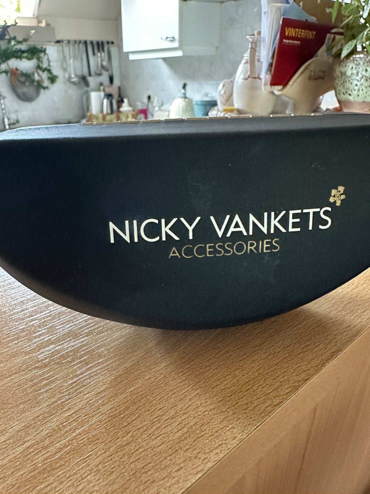 Zonnebril nicky vankets, Ophalen, Zo goed als nieuw, Zonnebril