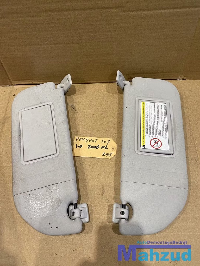 PEUGEOT 107 C1 AYGO Links rechts zonneklep 2005-2014, Taurusavenue 1
2132 LS  Hoofddorp, NL, Contact.group@renault.com, Stellantis N.V.