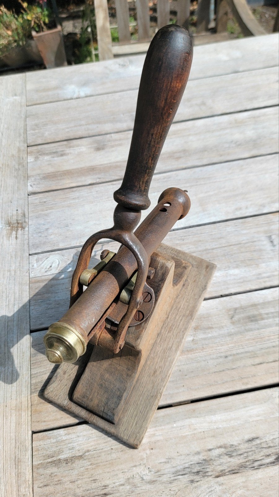 Originele antieke tafelkurkentrekker uit 1900, Ophalen
