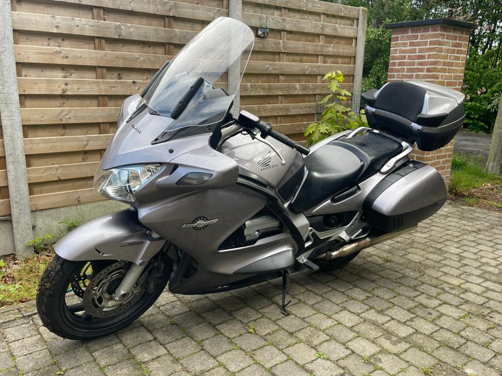 Honda ST1300 Pan European/3250€ met keuring!, Motoren, Motoren | Honda, Particulier, Toermotor, meer dan 35 kW, 4 cilinders, Motorrijbewijs A