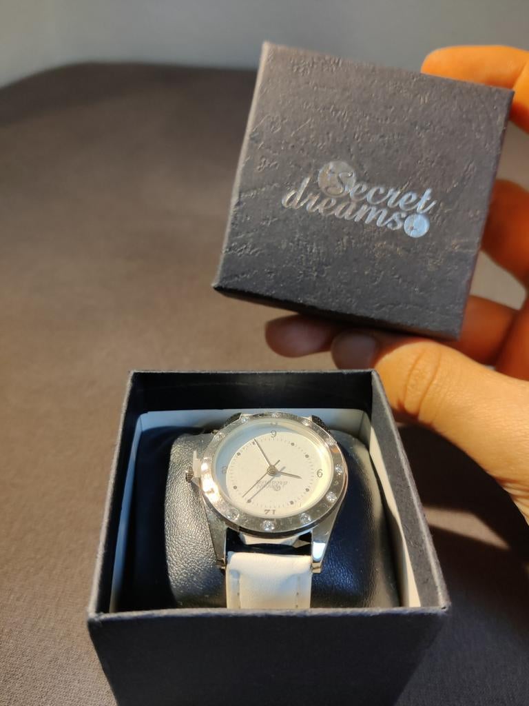 Secret dreams horloge ongebruikt, Handtassen en Accessoires, Ophalen of Verzenden, Nieuw, Polshorloge