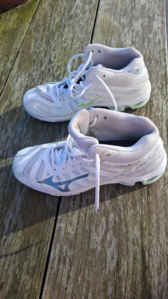 Volleybalschoenen mizuno maat 39, Sport en Fitness, Volleybal, Ophalen
