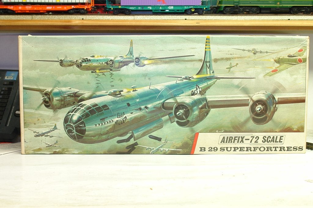 AIRFIX 781 1/72 ème B29 Superfortress occasion pour pièces, Hobby en Vrije tijd, Modelbouw | Auto's en Voertuigen, Gebruikt, 1:50 of kleiner